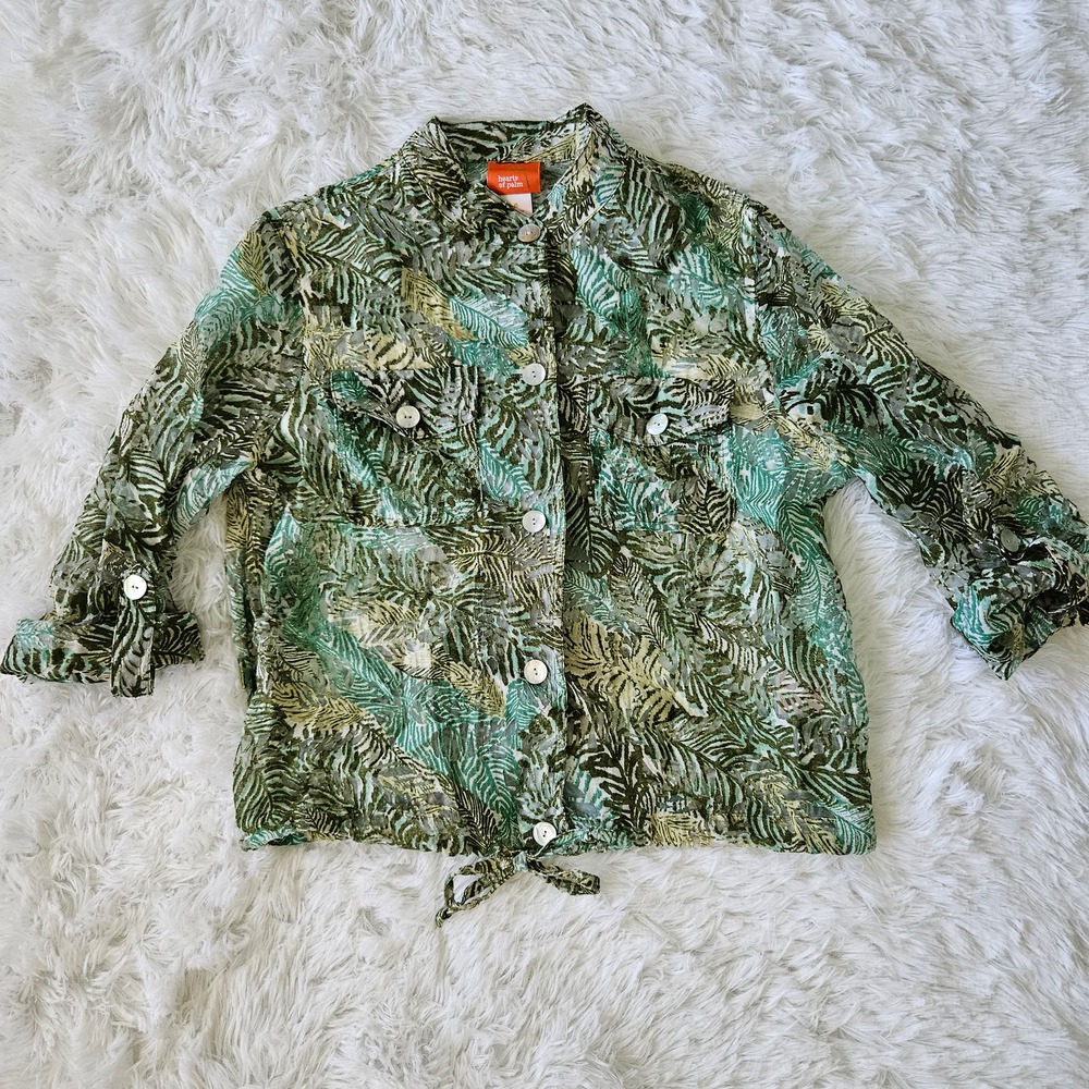 Hearts of Palm‎ Women's Green Palm Print Semi Sheer Button Up Top. Size 8
